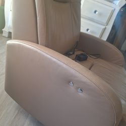TAN ELECTRIC RECLINER VERY COMFORTABLE 