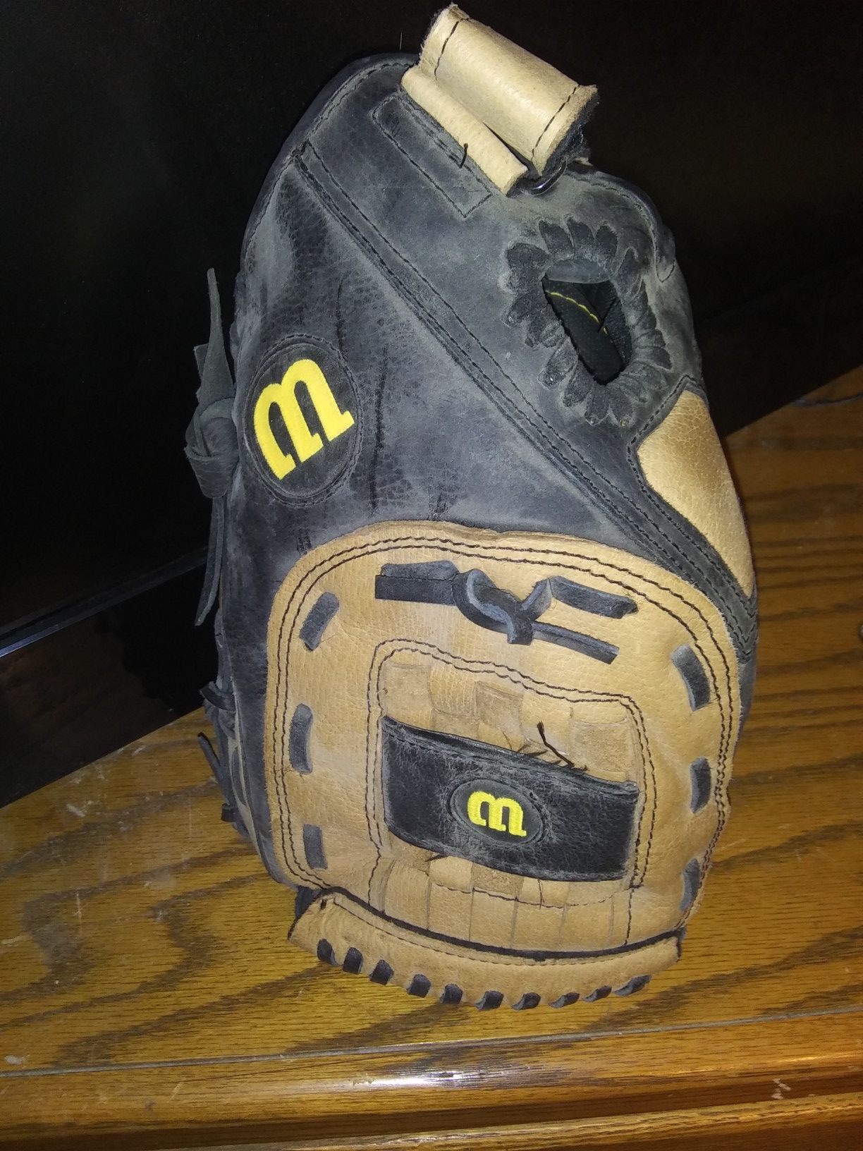 Softball/baseball glove $10