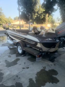1985 Stratos 19 Ft Bass Boat