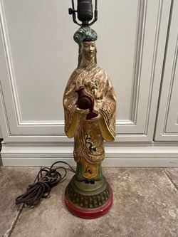 Vintage Columbia Statuary Asian Chalk ware Lamp