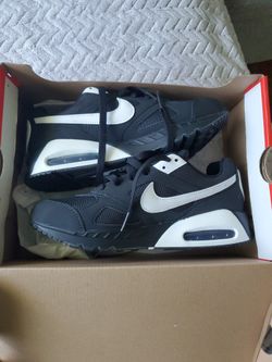 Youth Nike Brand (New) Never Worn Size5.5