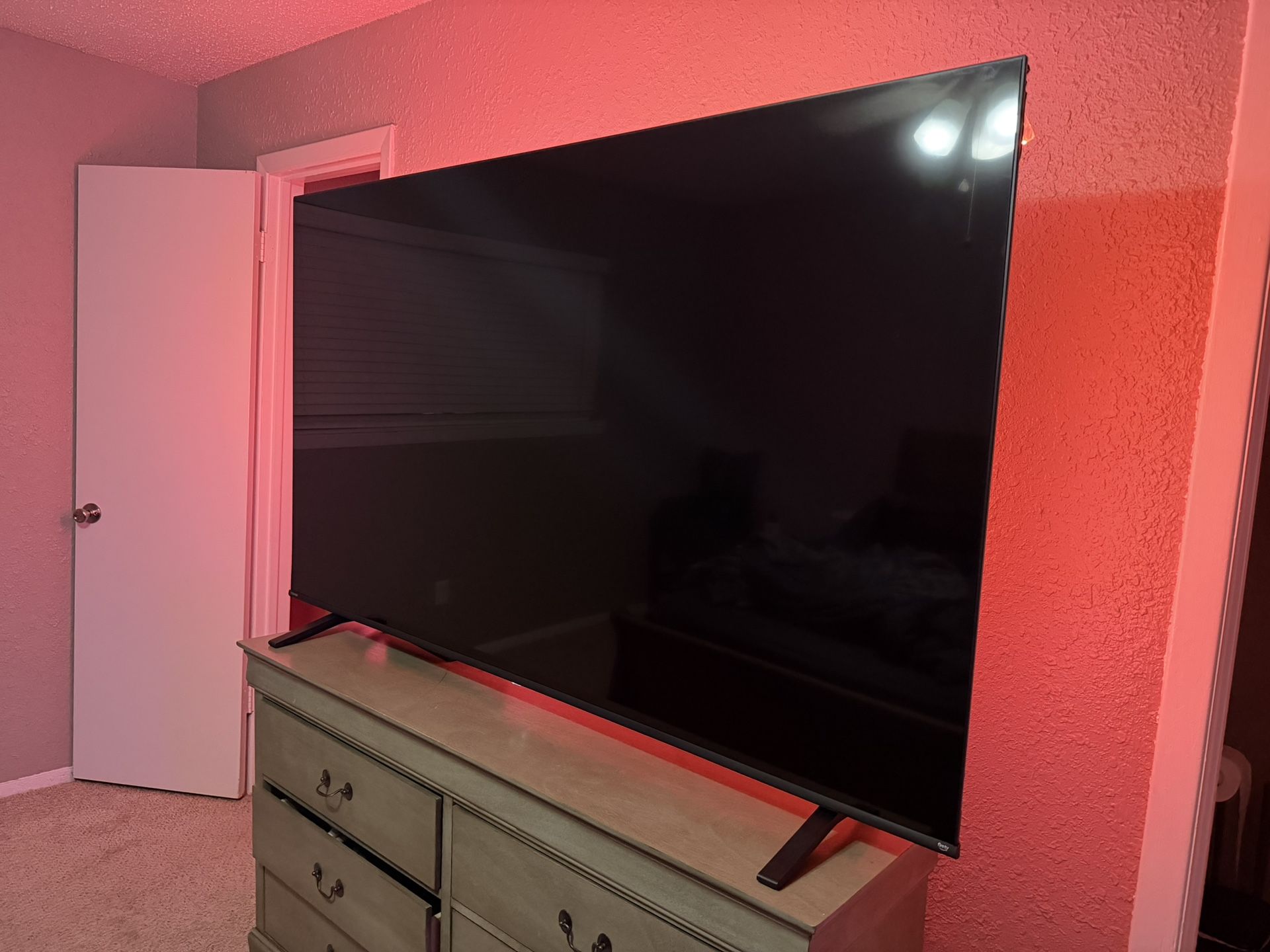 75” Toshiba Fire TV – Smart 4K UHD with Remote (Like New)