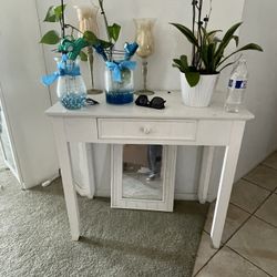 Small White Table With Drawer And Mirror