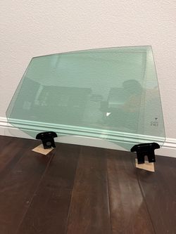 Tesla Model S rear passenger side window