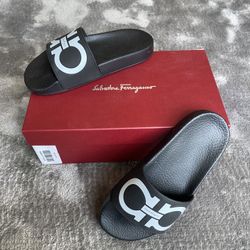 FERRAGAMO  Women's Groovy Gancini Slide Sandals