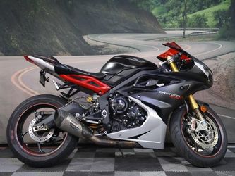 2017 Triumph Daytona 675 R Abs Matte Phantom Black/Matte Aluminum Silver