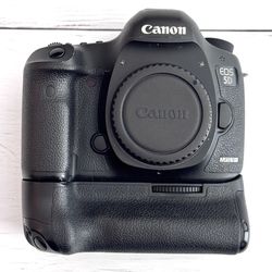 Canon 5D Mark iii Full Frame DSLR