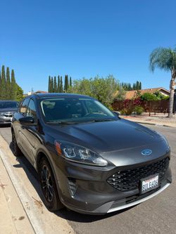 2020 Ford Escape SE Hybrid