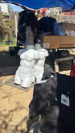 7 mannequins