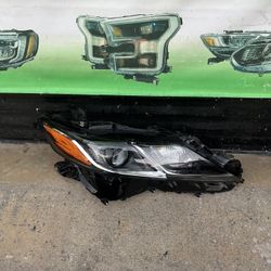 2018-2022 Toyota Camry Headlight Oem 