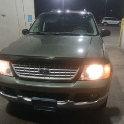 2004 Ford Explorer