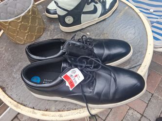 Dress shoes