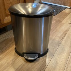 Mini Trash Can