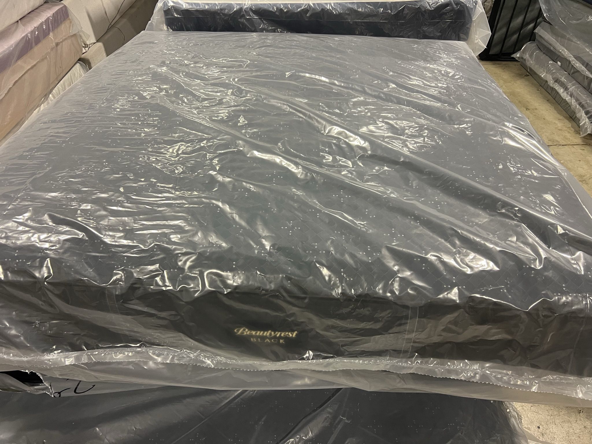 KING MATTRESS BEAUTYREST BLACK
