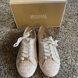 Brand New Michael Kors Girl Ima Boerum Shoes Vanilla Size 4 
