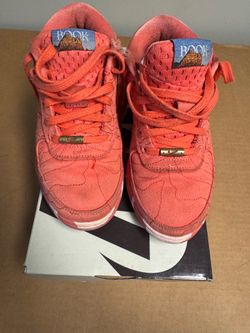Nike Book 1 Text size 5