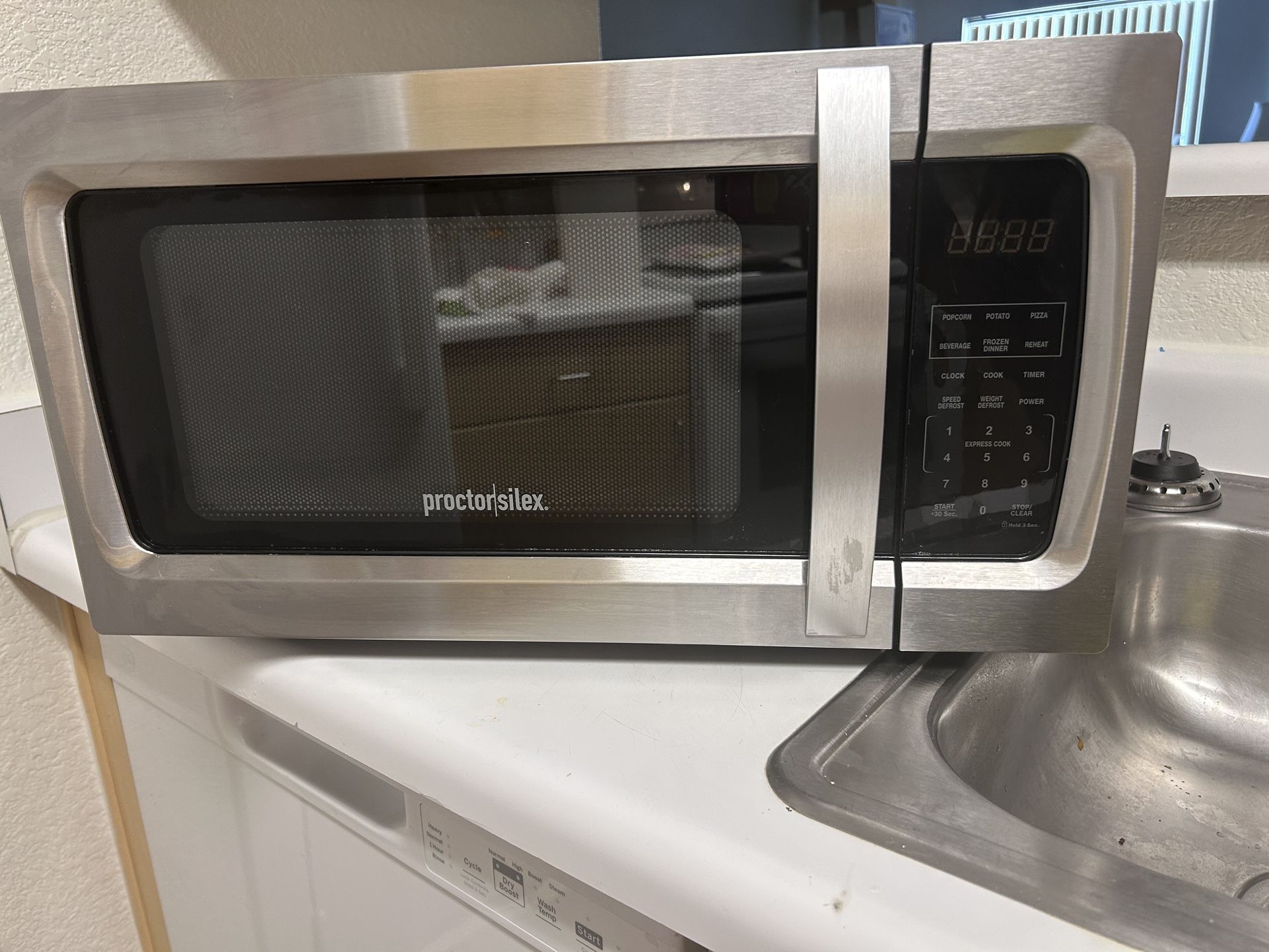 Sharp Microwave 1.4 SMCCH Y7J for Sale in Glendale, AZ - OfferUp