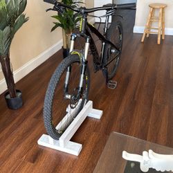 Diamondback Line and Hook Mountain Bike