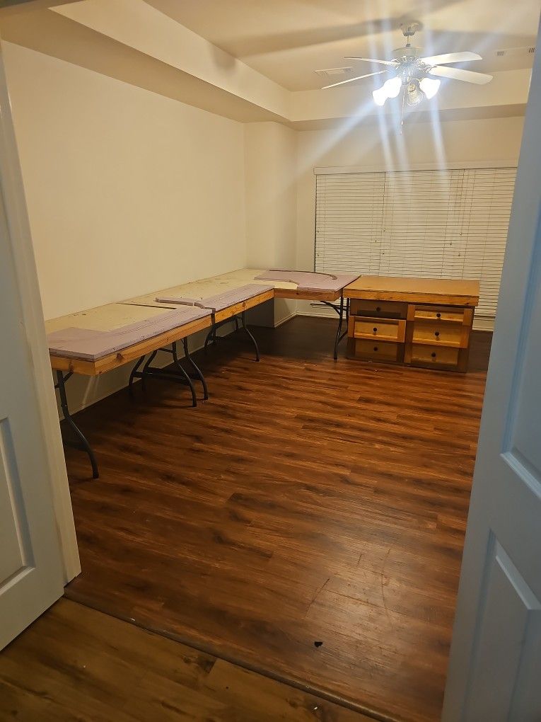 Free Model Train Table 4 Pieces