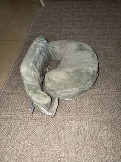 Breastfeeding pillow