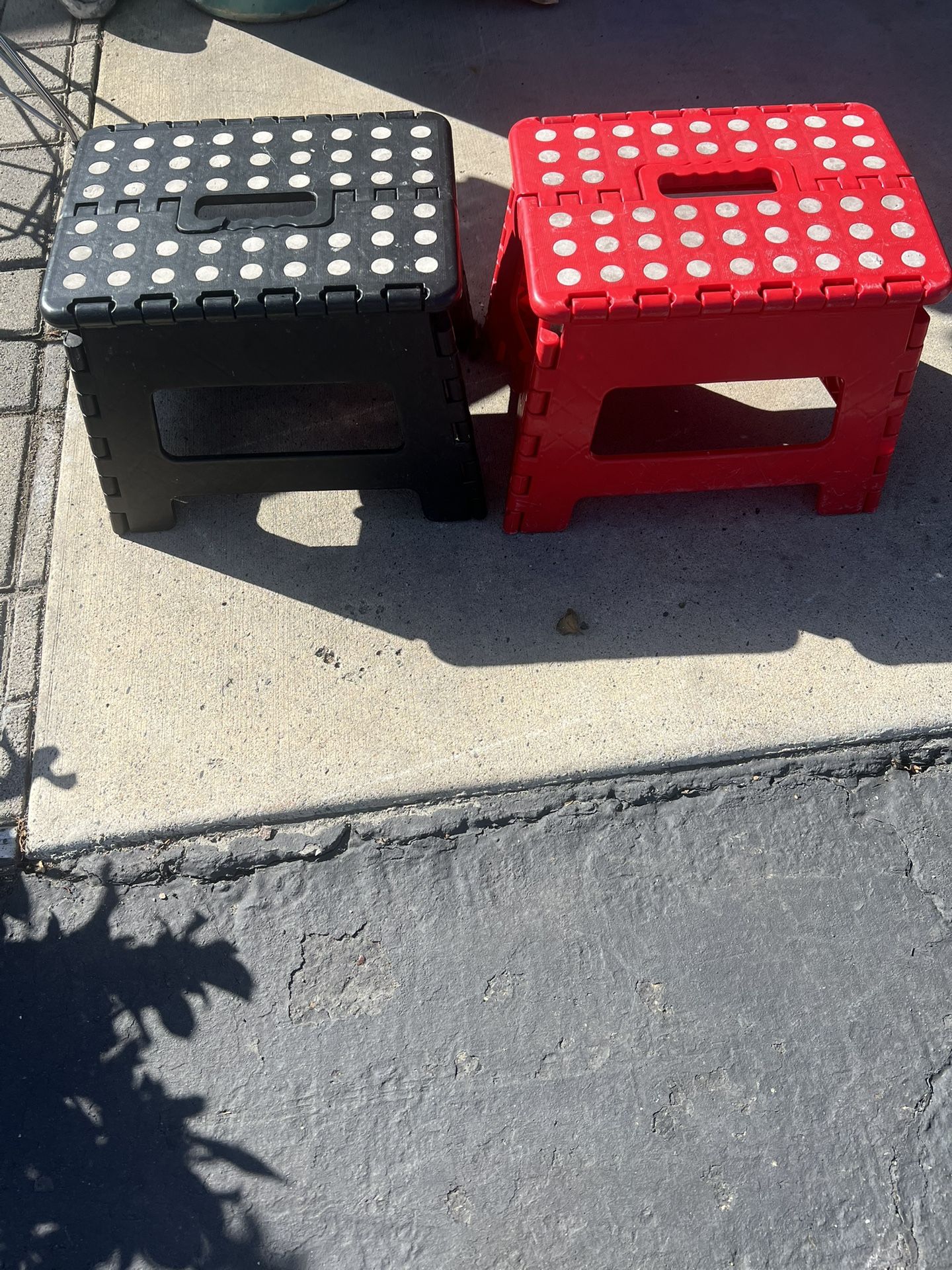 Folding stepstools