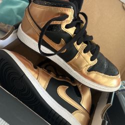 JORDAN 1 MID