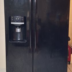 Samsung black refrigerator 