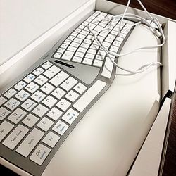 Ergonomic Wireless Split Keyboard with Wrist Rest