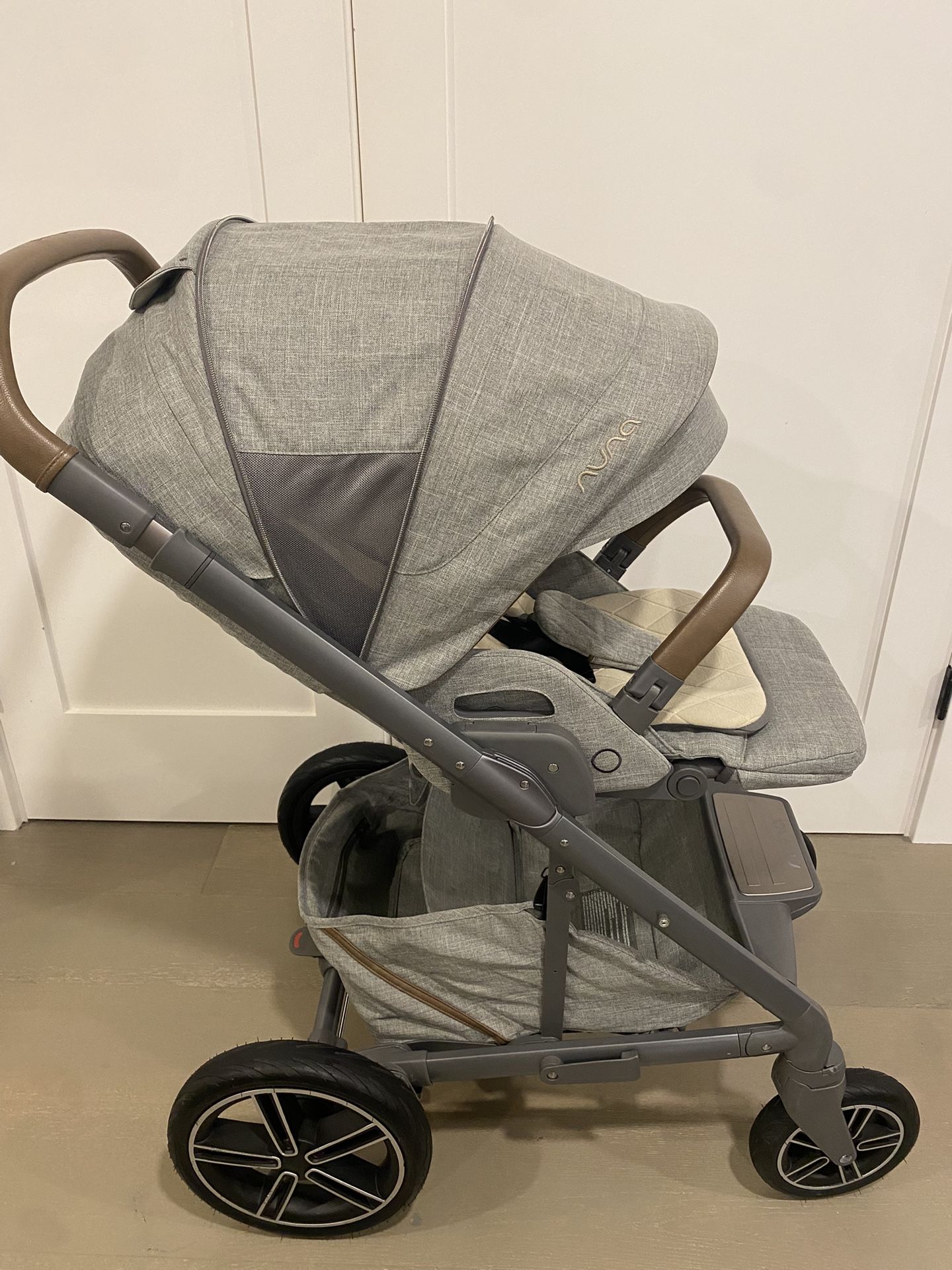 Nuna Mixx Next, purchased in 2022
