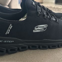 MENS sketchers slip-ins size 11.5