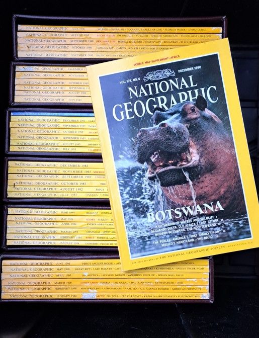 144 National Geographic Magazines from 1(contact info removed) in covers