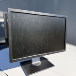 Dell P2210T 22” Widescreen 1680 x 1050 LCD Flat Panel Monitors 