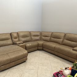 Rooms To go Faux Leather Sectional Couch With Chaise
