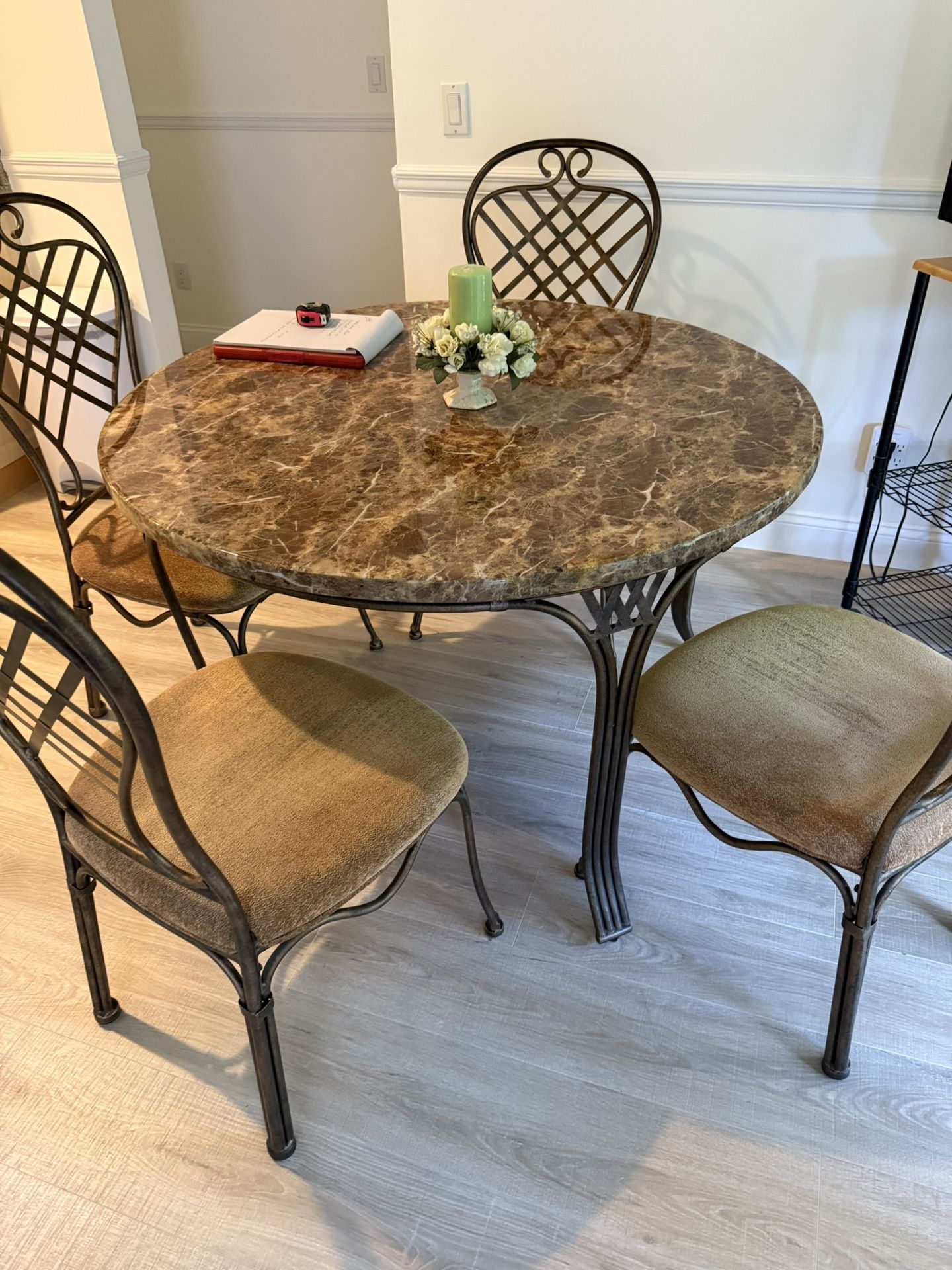 Dining Table And Ottoman 
