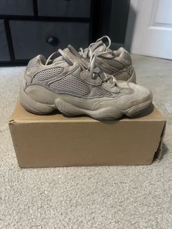 Yeezy 500 Blush Size 10.5