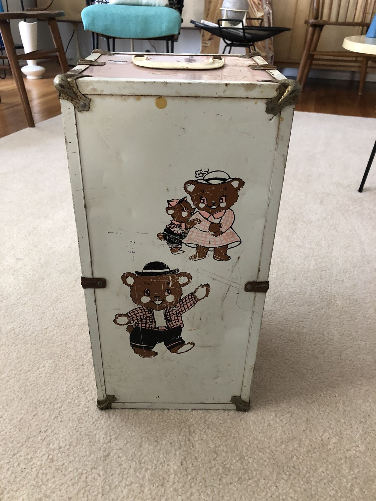 Vintage toy doll clothes case with teddy bear family decals