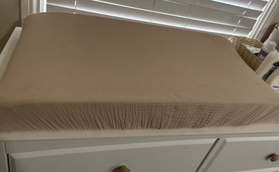 Munchkin Changing Pad and Muslin Cover