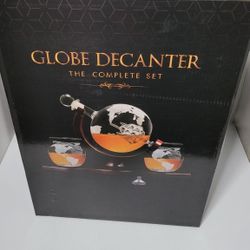 GLOBE DECANTER 