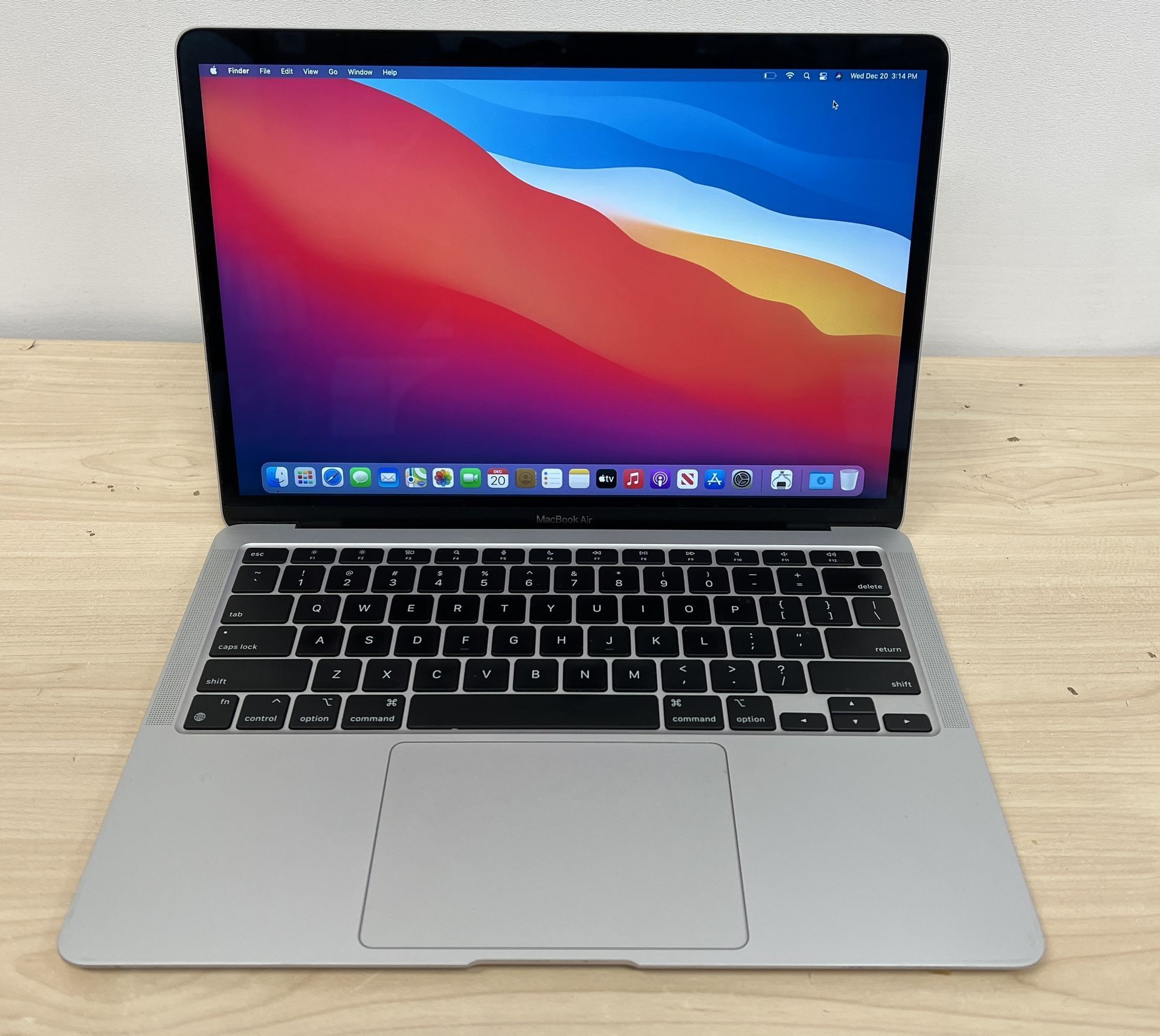 MACBOOK AIR 13” (2020) SILVER MODEL A2337 MGN93LL/A | M1 CHIP | 8GB RAM | 256GB SSD |