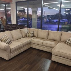 SECTIONAL SOFA SET 