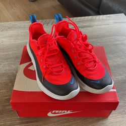 Nike Air Max Axis Youth Size 3.5