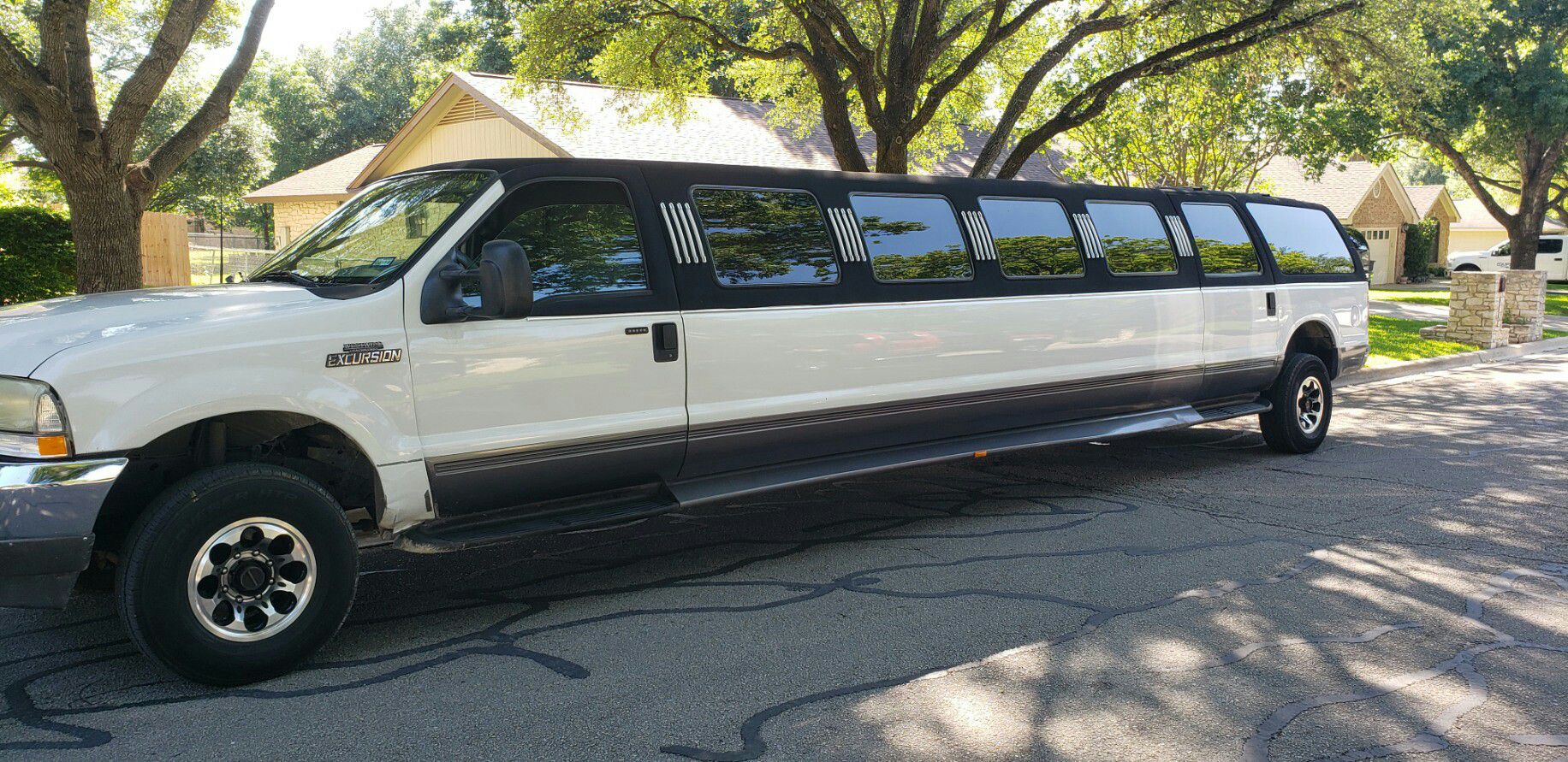 Excursion limousine