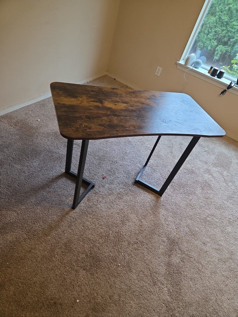 Free Tables (2)