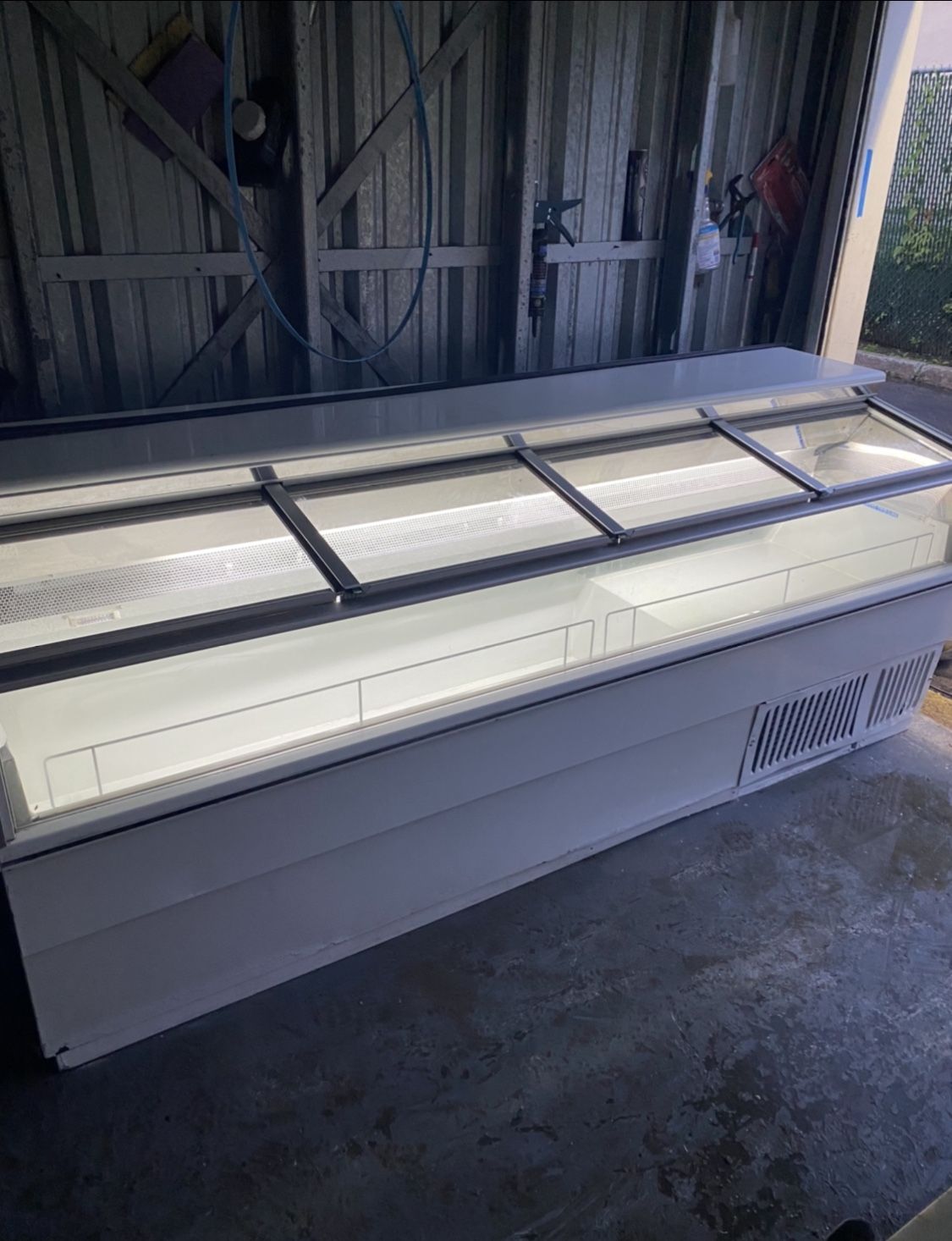 8 Ft Ice cream Freezer Counter Hussmann Model LBN-8
