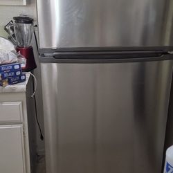 KENMORE Refrigerator For Sale