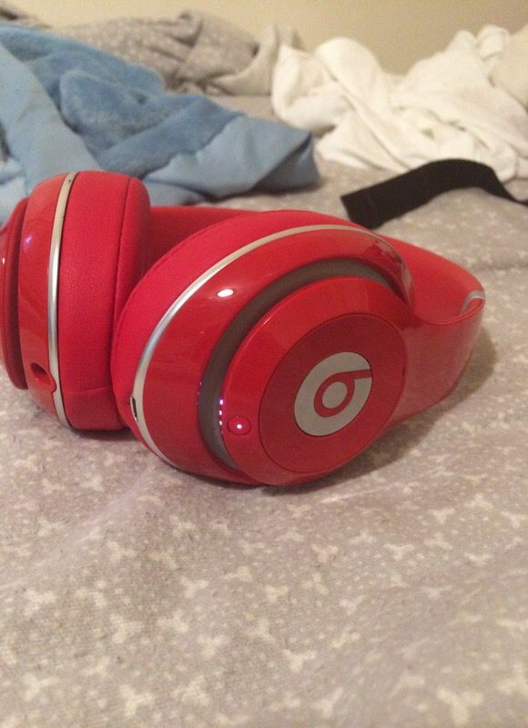 Beats Studio 2 Product Red Only Used Once