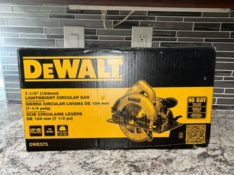 DEWALT 7-1/4" Lightweight Circular Saw (DWE575)