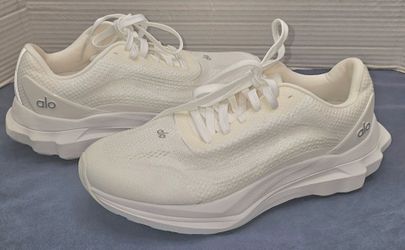 alo yoga runner shoes White
Unisex
Women's size 8.5
Men's size 7
Excellent condition
Like new
Super clean inside and out
Please see all pictures