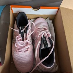 Girls/Women's Shoes