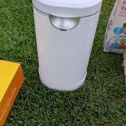 Baby Trash Can 